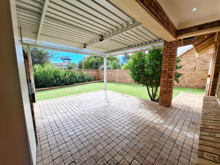 3 Bedroom Property for Sale in Langenhovenpark Free State